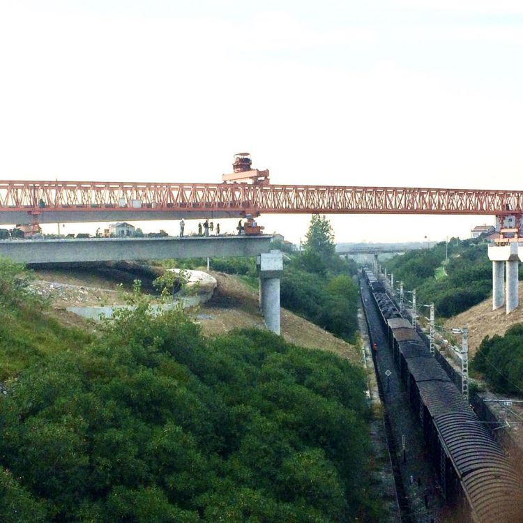 中铁七局宜张高速上跨焦柳铁路.jpg
