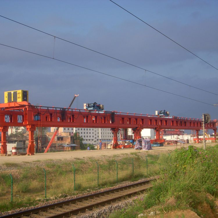 中铁一局向蒲铁路YQX180t-50m架桥机.jpg