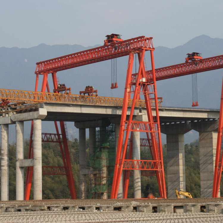 中铁十一局三公司厦蓉高速郴宁一标MDSG80t-34mH=35m起重量80t，跨度34m，起升高度35m，起升速度0.57m，小车运行速度6.53m，大车运行速度6.89m.jpg