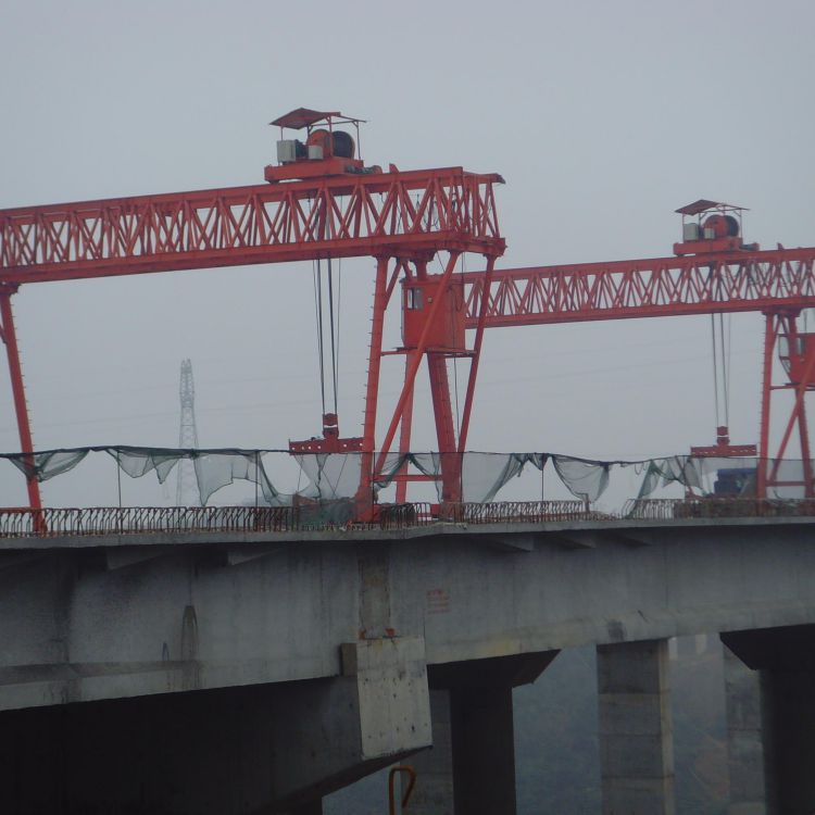 中铁十一局三公司厦蓉高速郴宁一标MDSG90t-16mH=35(轨上7m，轨下27m)m起重量90t，跨度16m，起升高度7+27m，起升速度1.6，小车运行速度6.39m，大车运行速度6.6m①.jpg